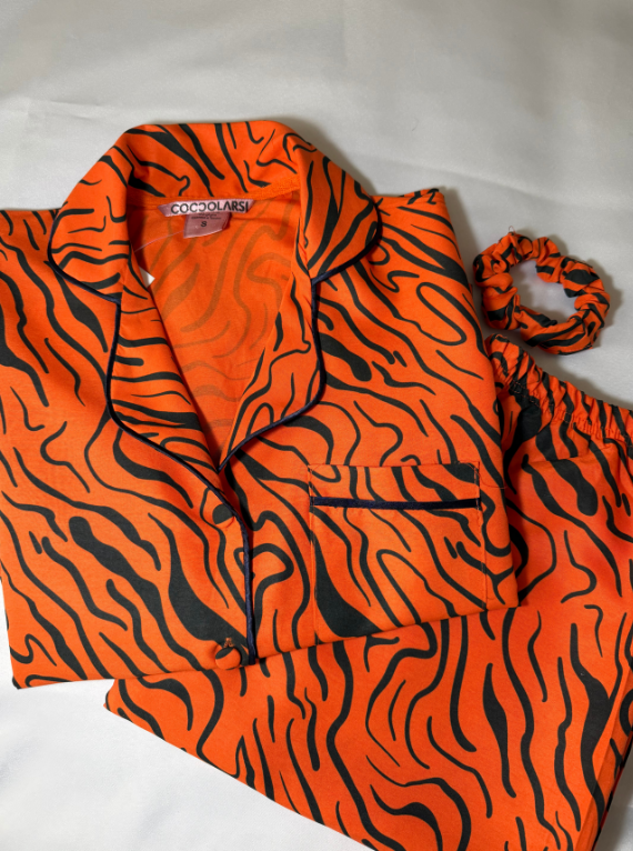 Zebra Desenli Turuncu Pijama Takımı